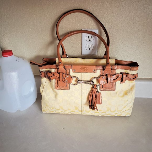 Like New Coach Hampton Yellow Signature Handbag Satchel Purse - Picture 4 of 13